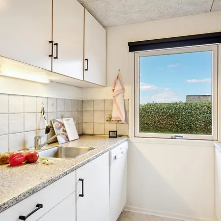 4 Bedroom Cozy In بيت للعطل