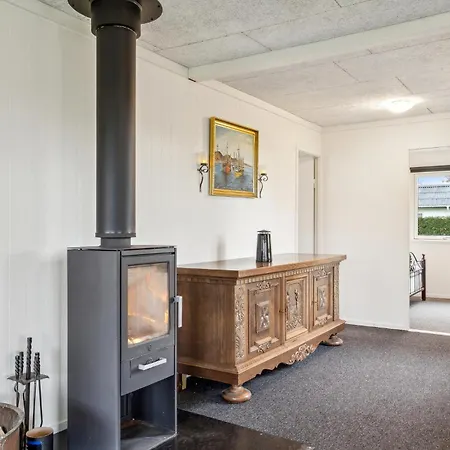 Σπίτι διακοπών 4 Bedroom Cozy In *