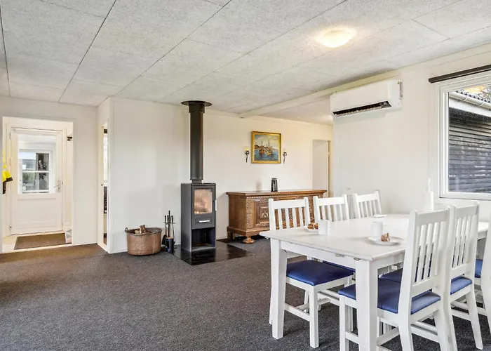4 Bedroom Cozy In *